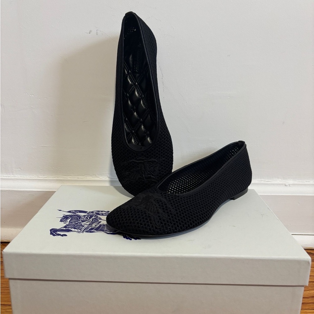 Elegant Black Women's Flats